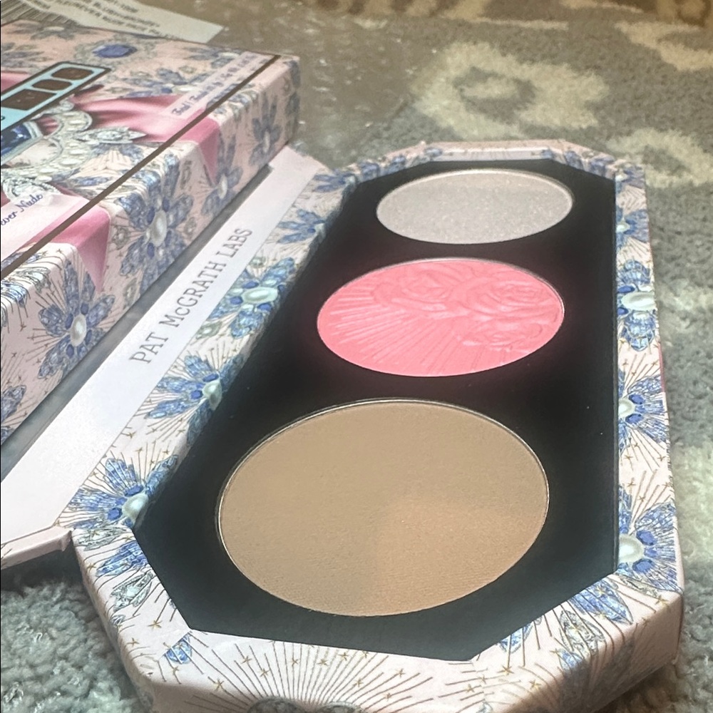 Pat McGrath Divine Blush & Bronze & Glow Trio Fleurever Nude Face Palette 🎨 New - Picture 16 of 17